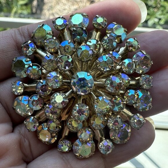 VTG Flower Brooch Pin Layered Aurora Borealis Rhinestones Sparkly 2"‎ - Picture 5 of 9